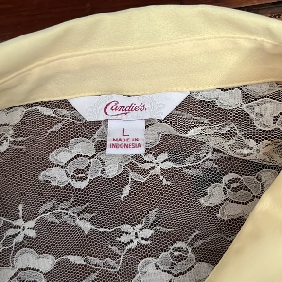Cute Candie’s Spring Yellow With Flower Lace Button Down Tie Bottom Shir… - Picture 10 of 15